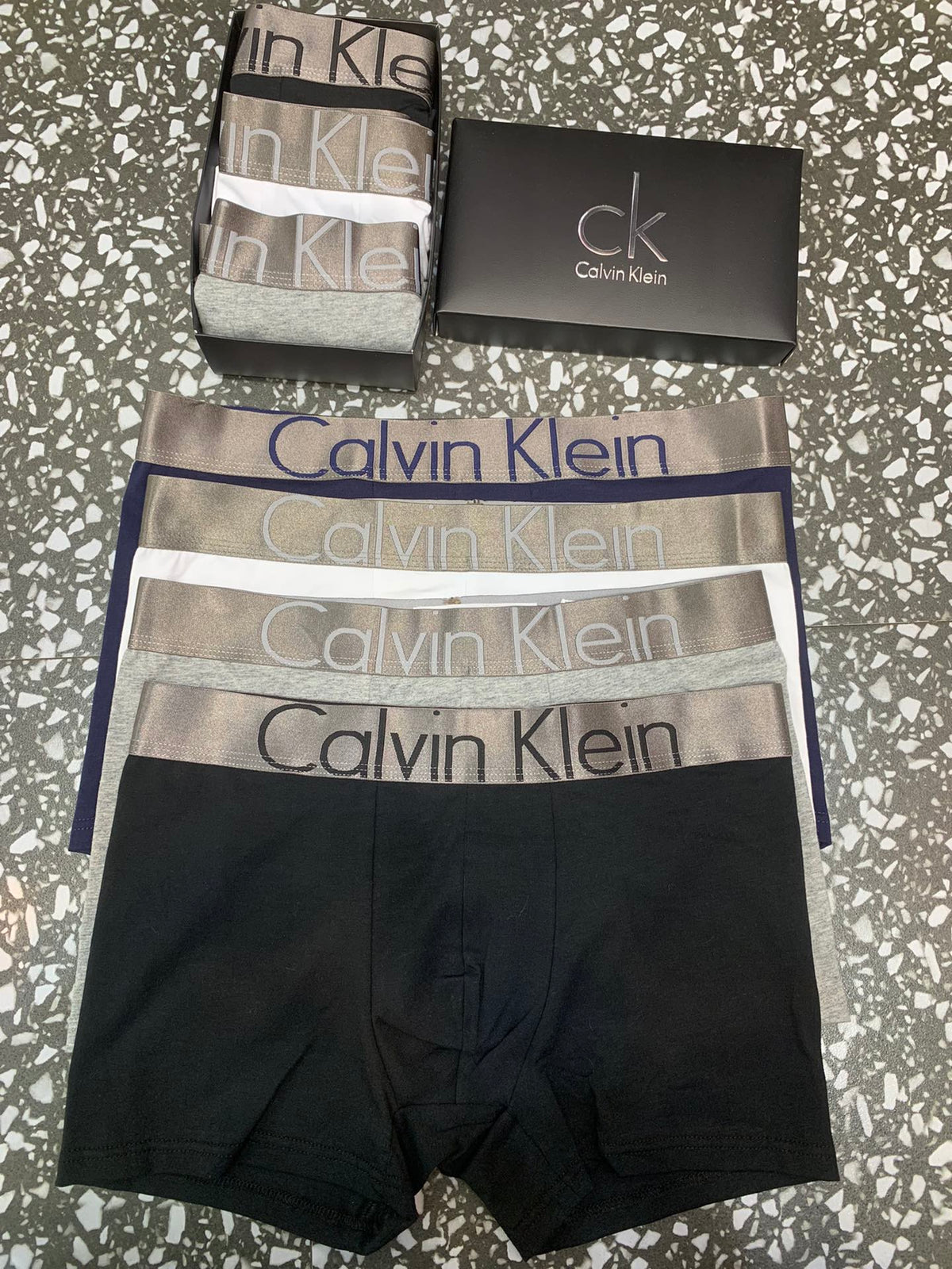 Calvin Klein Visible Colour, Waistband And Emblem Details Men's Boxer Briefs - 3-Piece Box