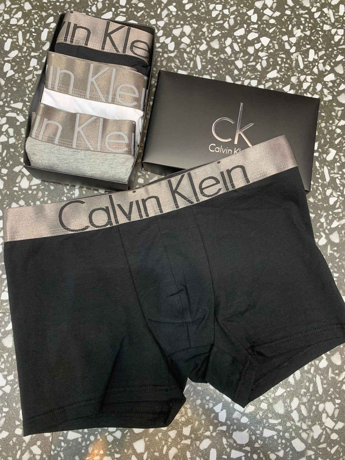 Calvin Klein Visible Colour, Waistband And Emblem Details Men's Boxer Briefs - 3-Piece Box