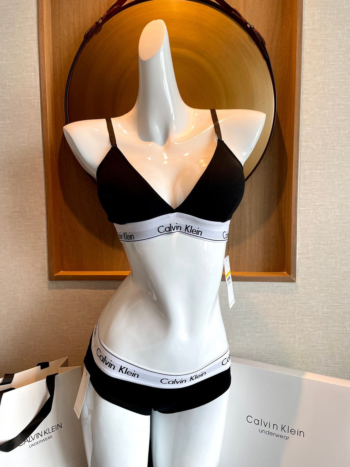 Calvin Klein Cotton Visible Colour And Waistband Details Women's Bra & Brief Set