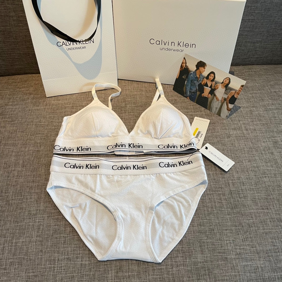 Calvin Klein Cotton Visible Colour And Waistband Details Women's Bra & Brief Set