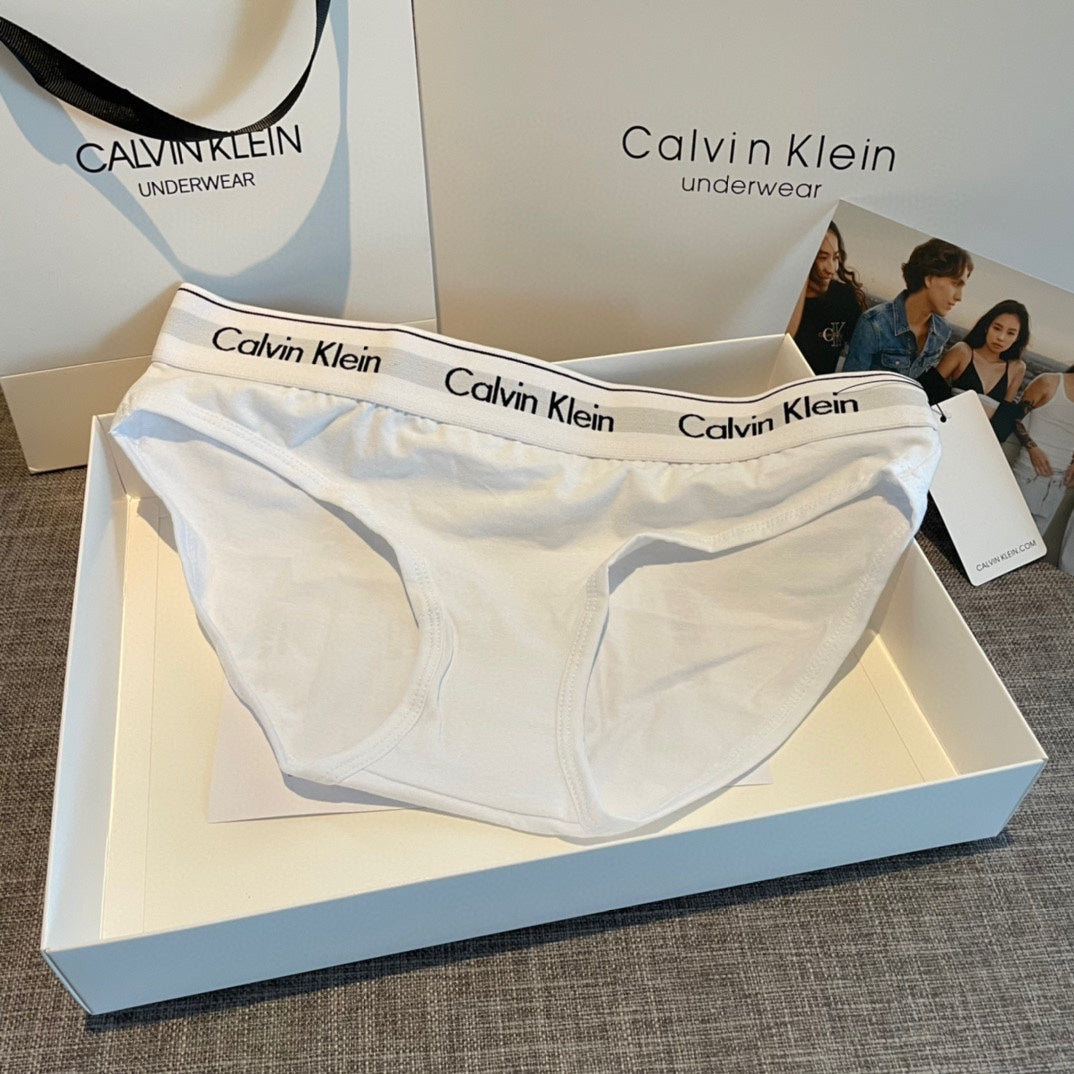 Calvin Klein Cotton Visible Colour And Waistband Details Women's Bra & Brief Set
