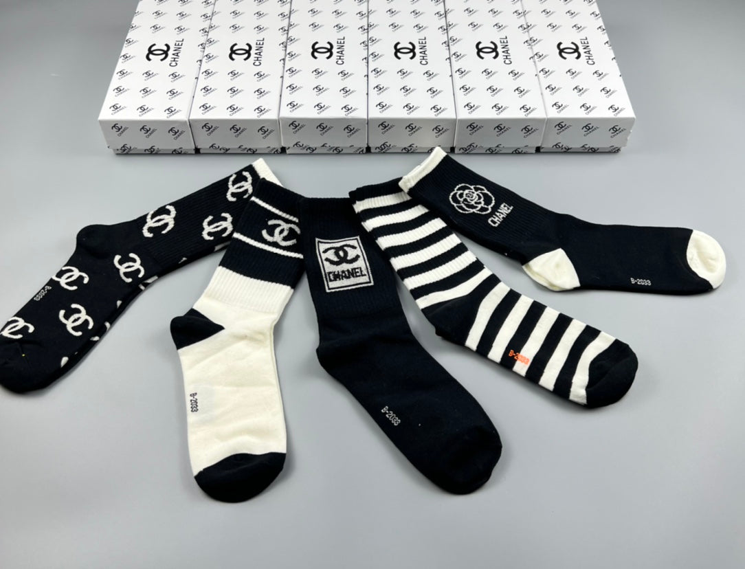 Chanel Cotton Visible Branded Cuff Or Emblem Details Crew Socks - 5-Pair Set
