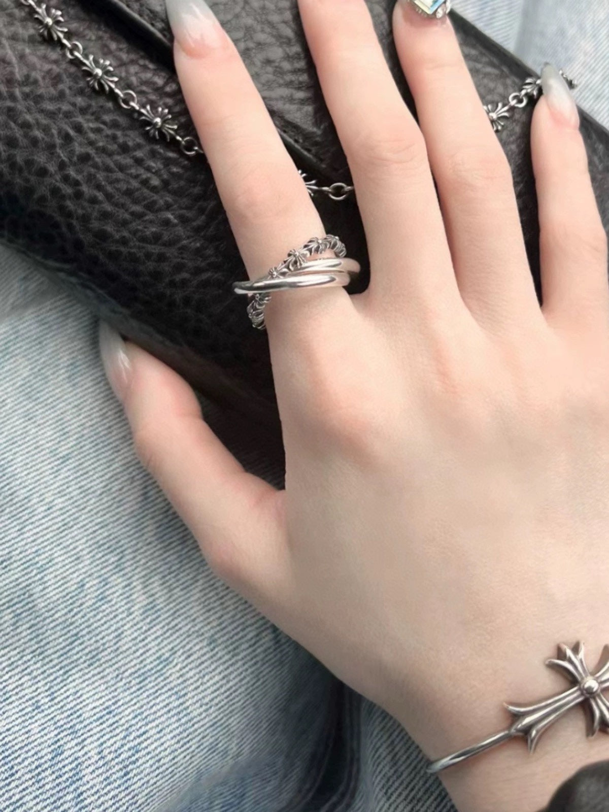 Martin Graham ring in polished metal-tone – detail view