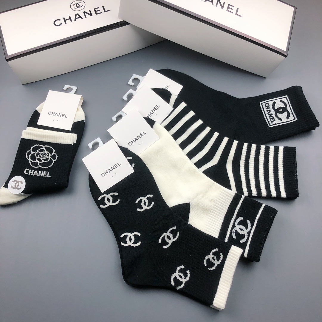 Chanel Visible Branded Cuff Or Emblem Details No-Show Socks - 5-Pair Set