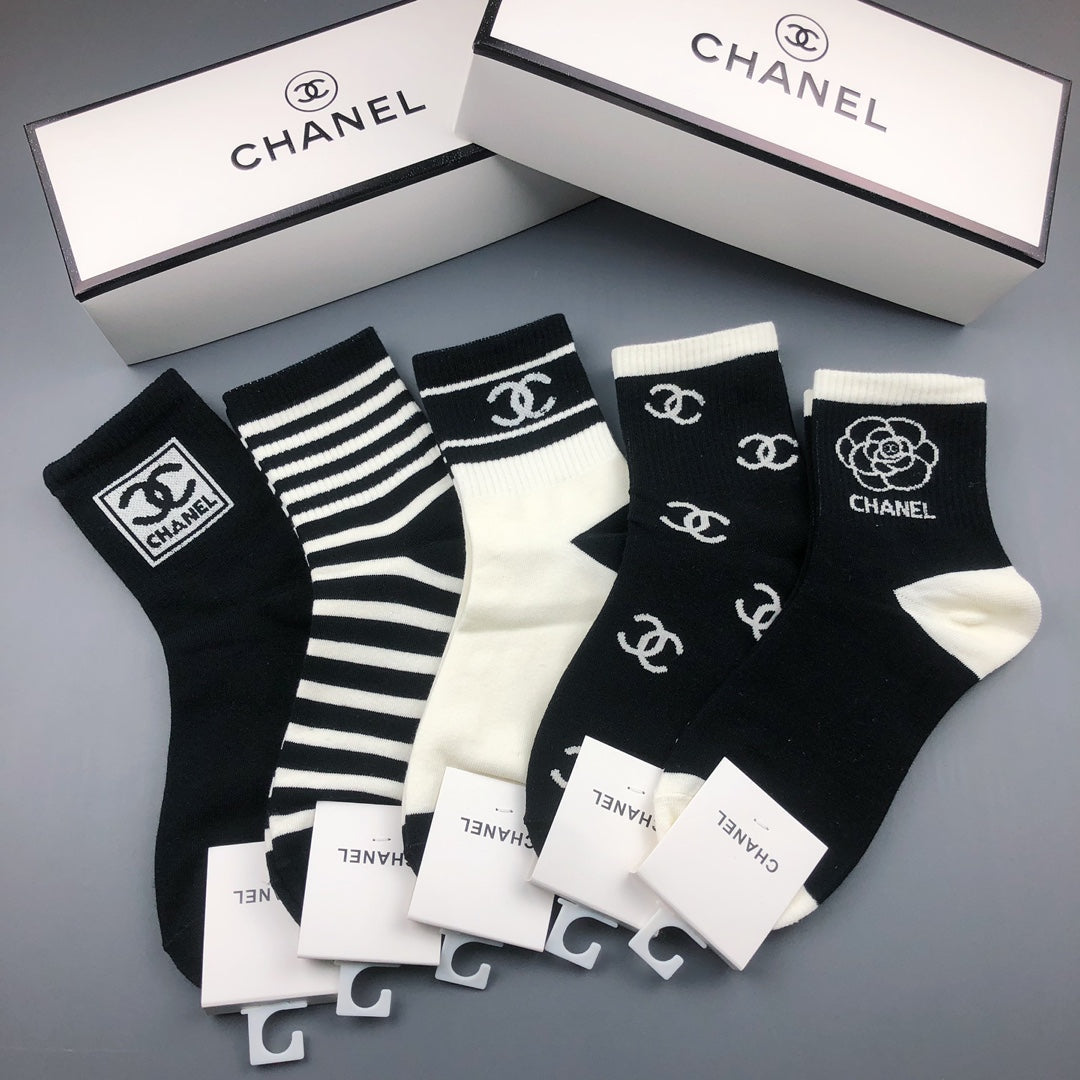 Chanel Visible Branded Cuff Or Emblem Details No-Show Socks - 5-Pair Set