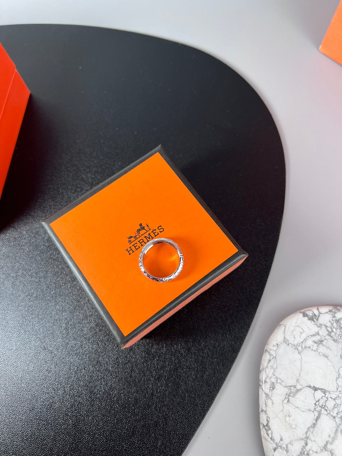 Martin Graham ring in polished metal-tone – detail view