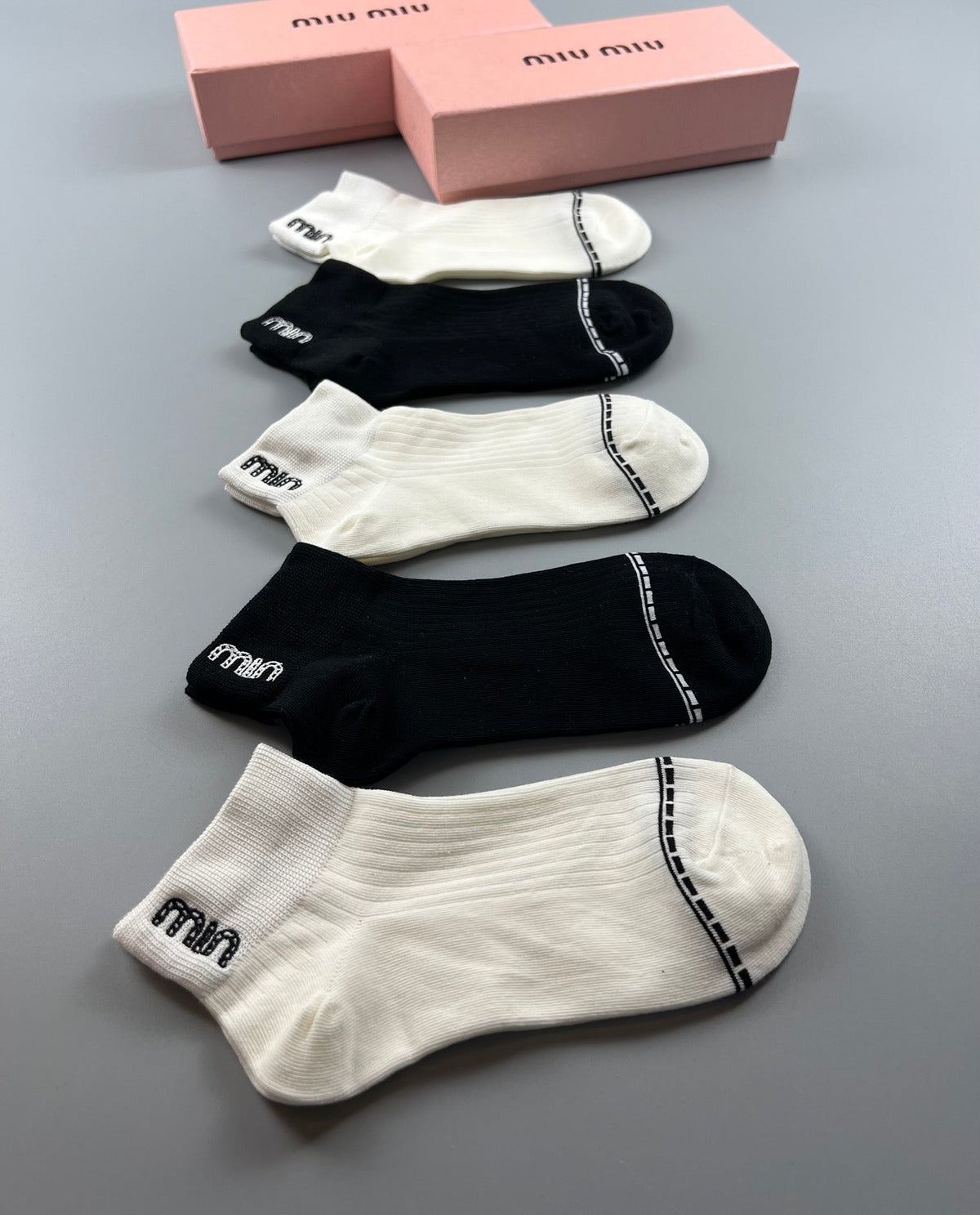 Miu Miu Clean Wordmark Details Ankle Socks