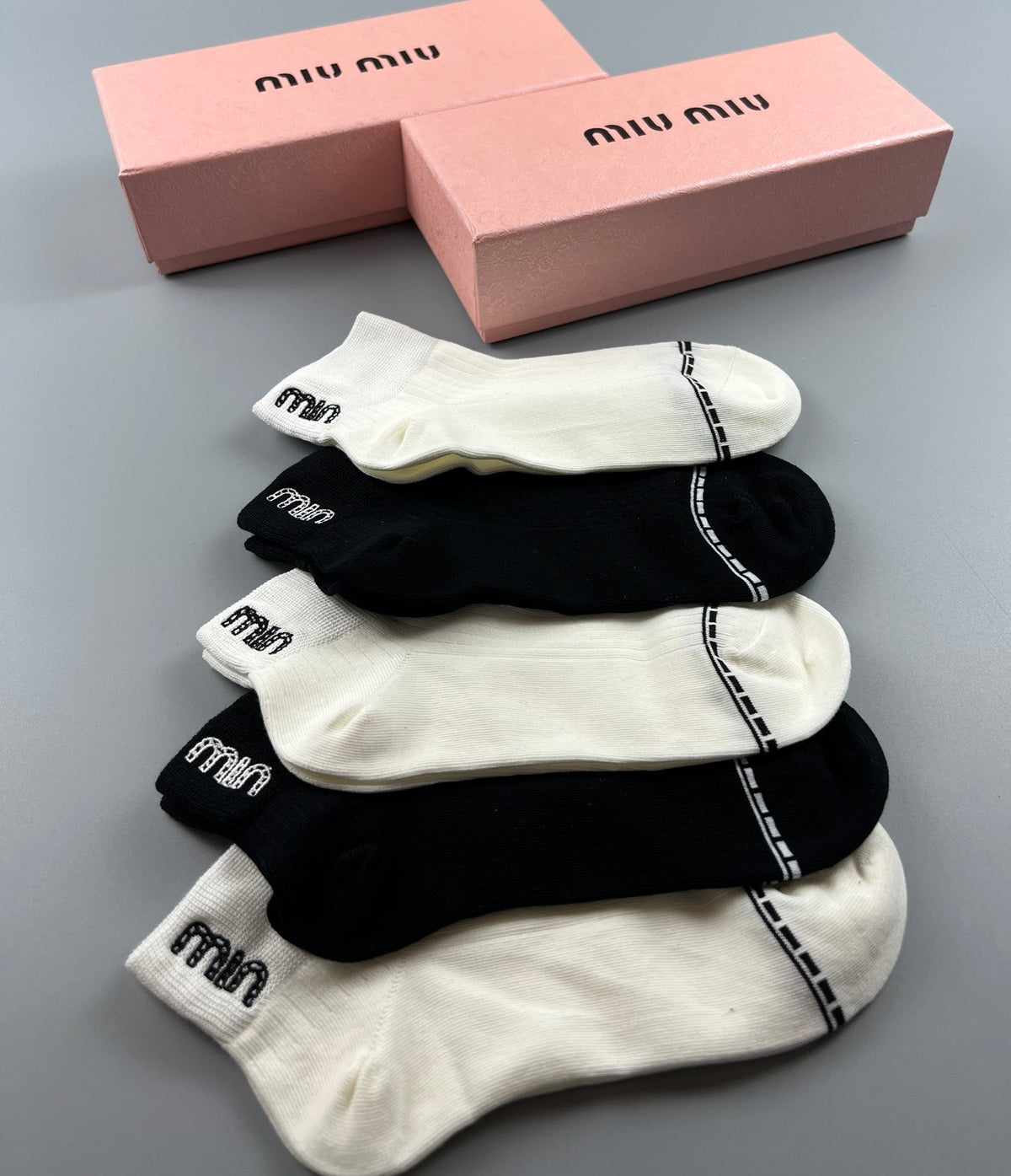 Miu Miu Clean Wordmark Details Ankle Socks