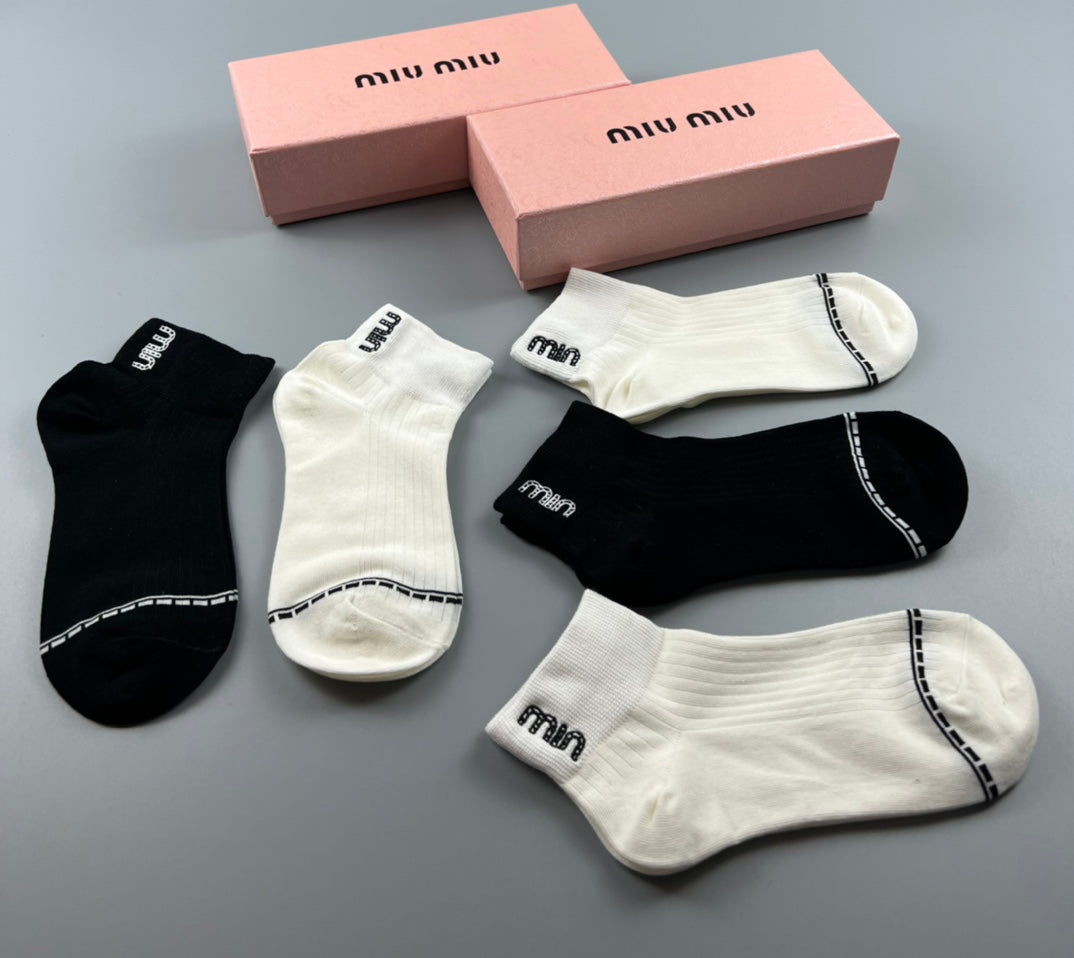 Miu Miu Clean Wordmark Details Ankle Socks