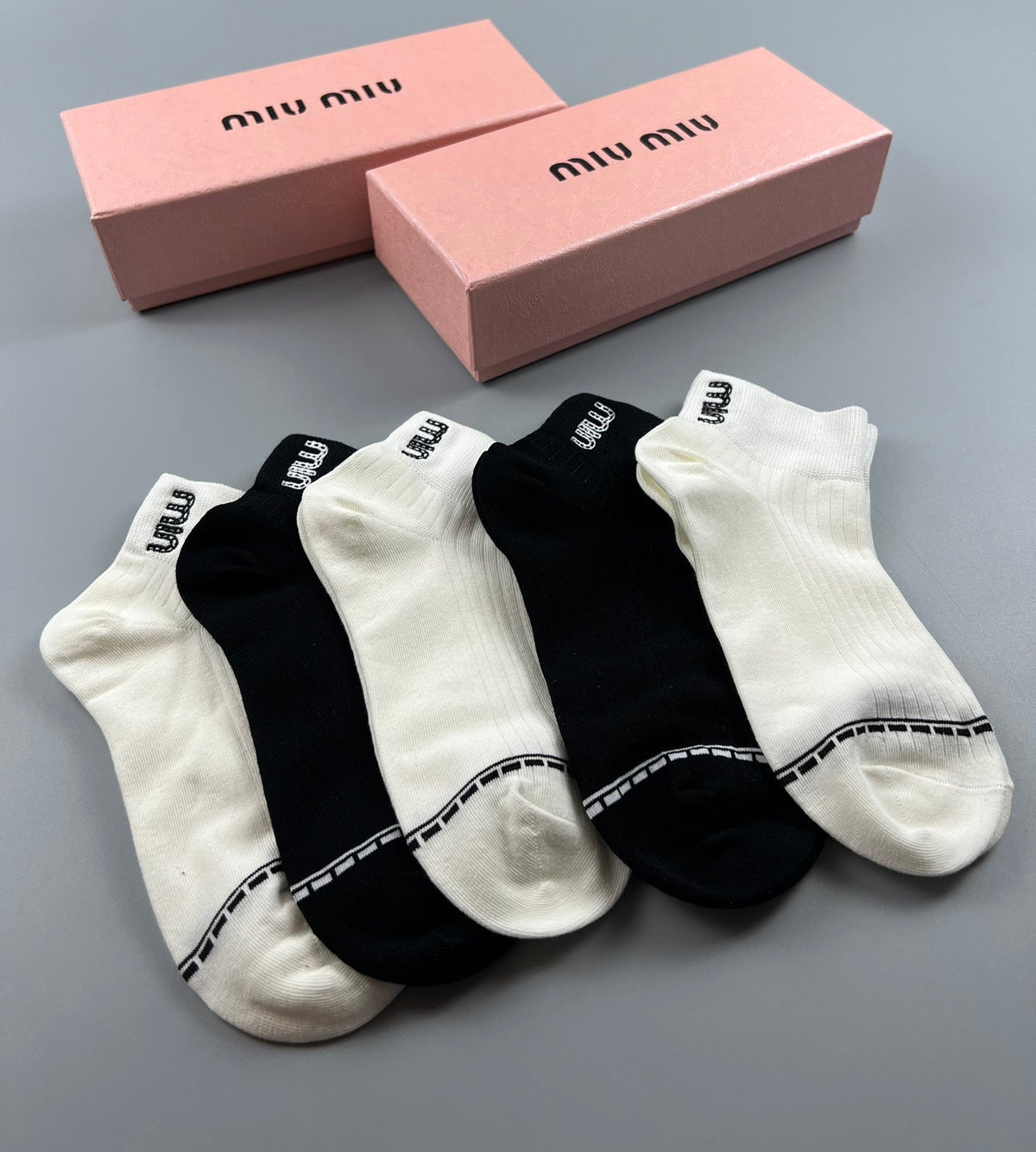 Miu Miu Clean Wordmark Details Ankle Socks