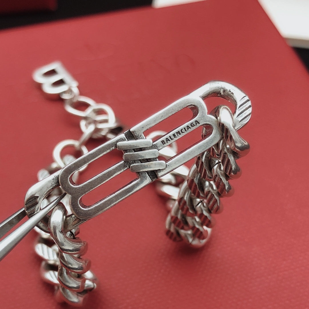 Martin Graham bracelet in polished metal-tone – detail view