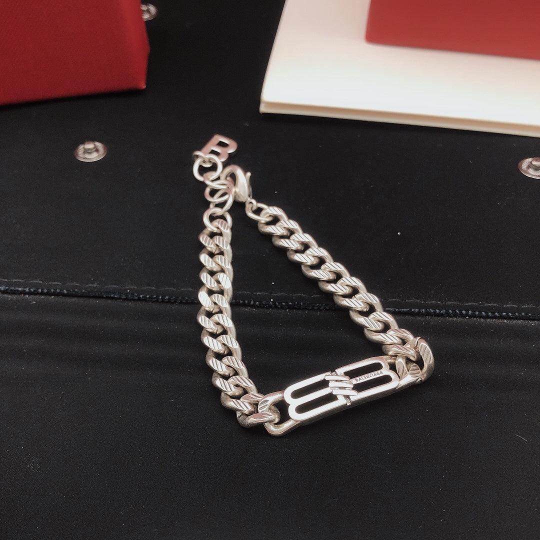 Martin Graham bracelet in polished metal-tone – side detail