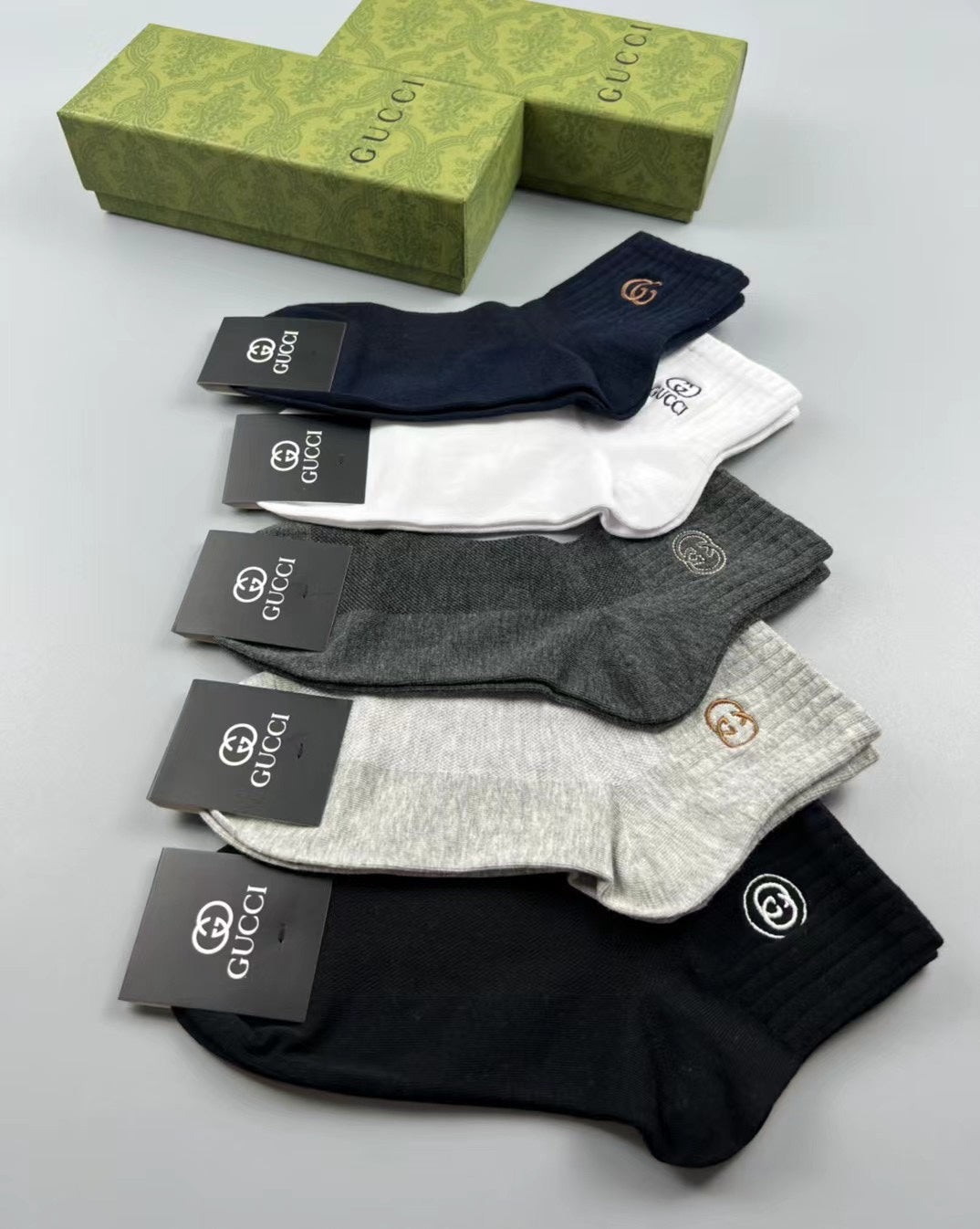 Gucci Small Circular Emblems Ankle Socks - 5-Pair Set