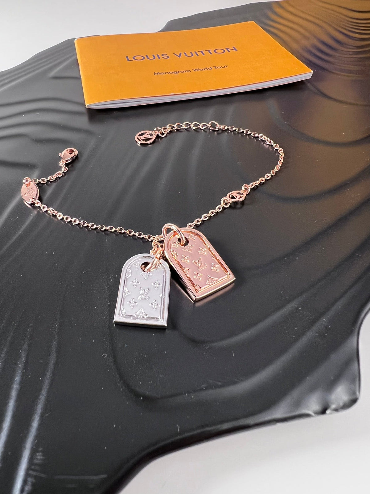 Martin Graham bracelet in polished metal-tone – detail view