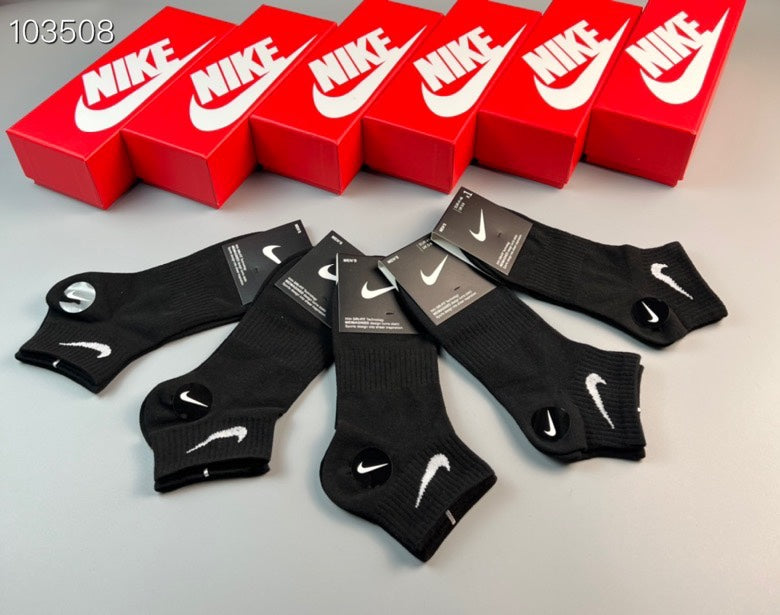 Nike Cotton Small Swoosh Details No-Show Socks - 5-Pair Set