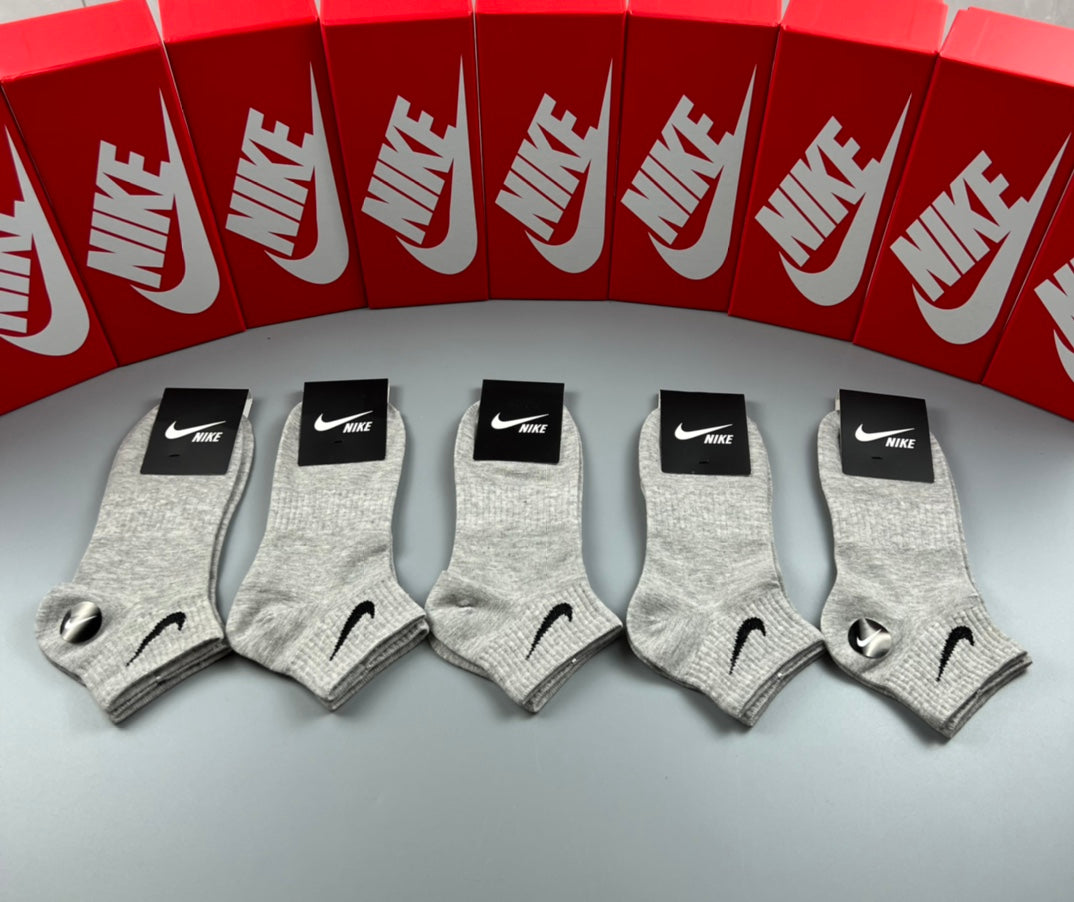 Nike Cotton Small Swoosh Details No-Show Socks - 5-Pair Set