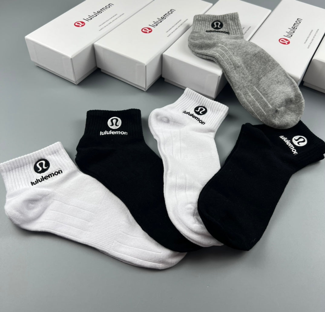 Lululemon Visible Branded Cuff Or Emblem Details No-Show Socks - 5-Pair Set