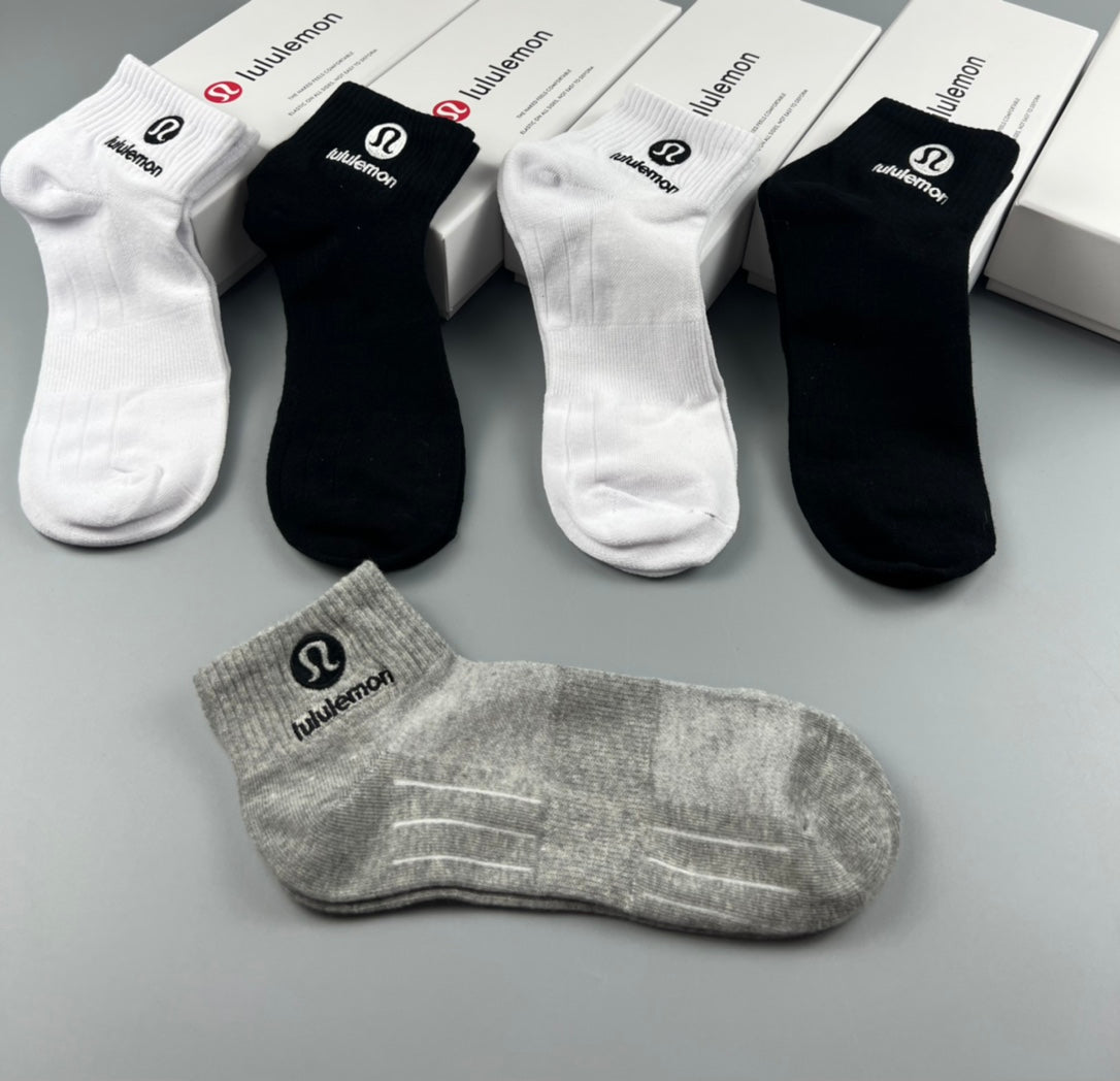 Lululemon Visible Branded Cuff Or Emblem Details No-Show Socks - 5-Pair Set
