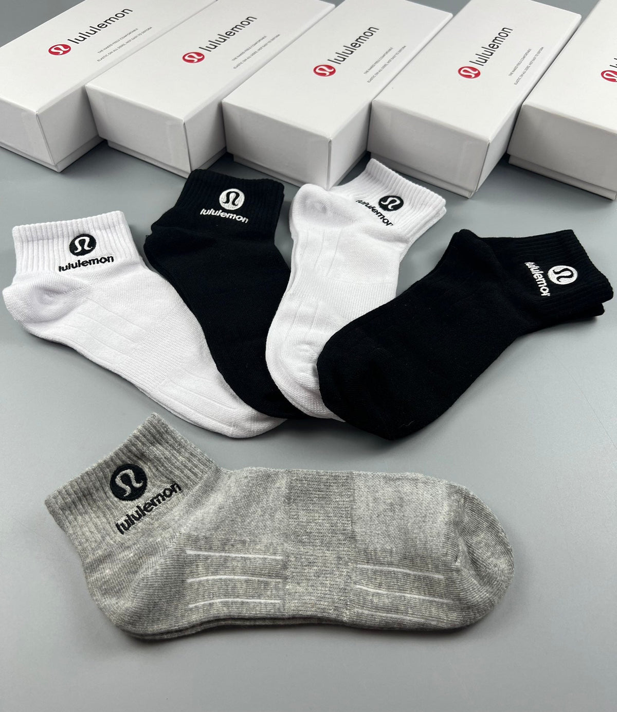 Lululemon Cotton Simple Circular Emblems Ankle Socks