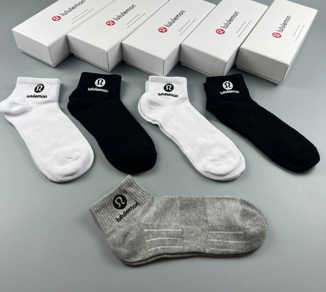 Lululemon Visible Branded Cuff Or Emblem Details No-Show Socks - 5-Pair Set