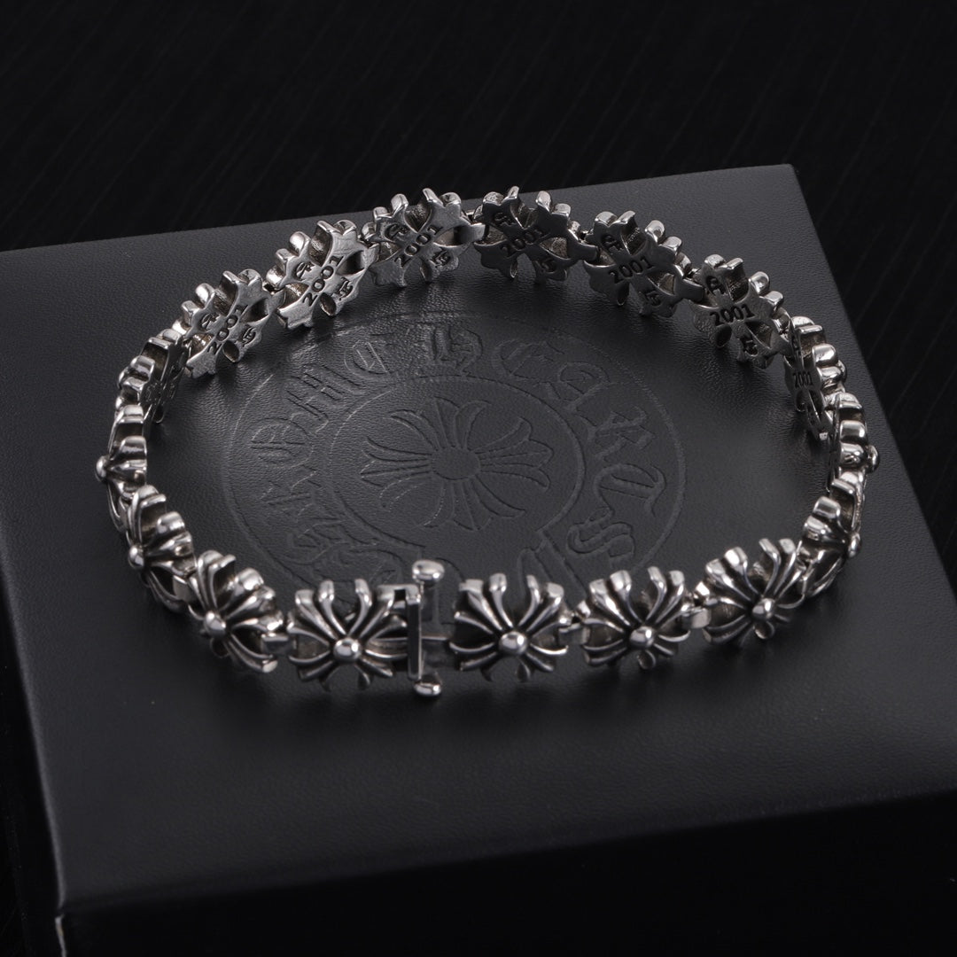 Martin Graham bracelet in polished metal-tone – close-up detail