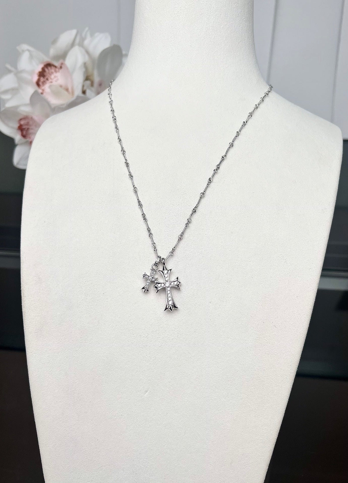 Martin Graham pendant necklace in polished metal-tone – main product view