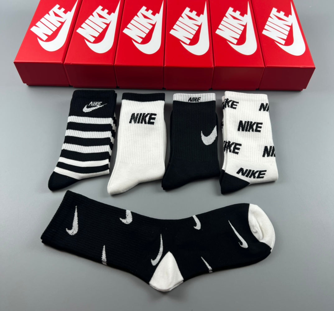 Nike Monochrome Pattern Crew Socks - Assorted Set
