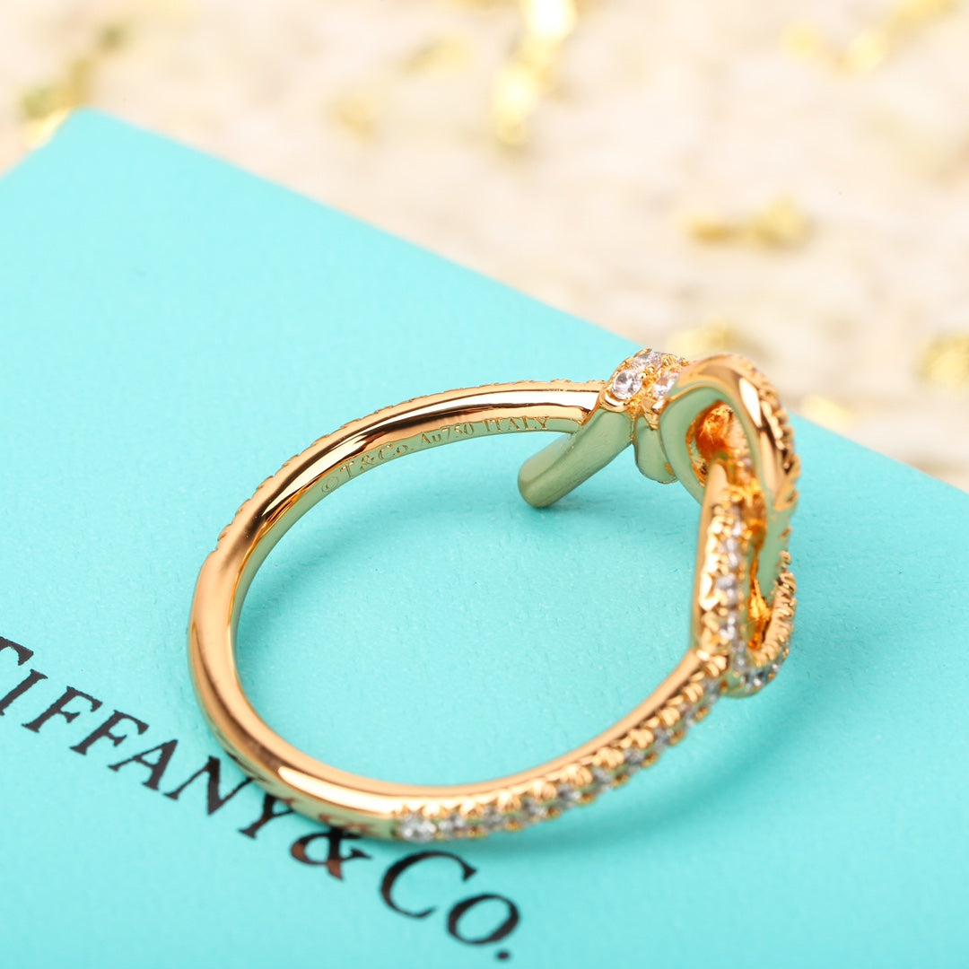 Martin Graham ring in polished metal-tone – close-up detail