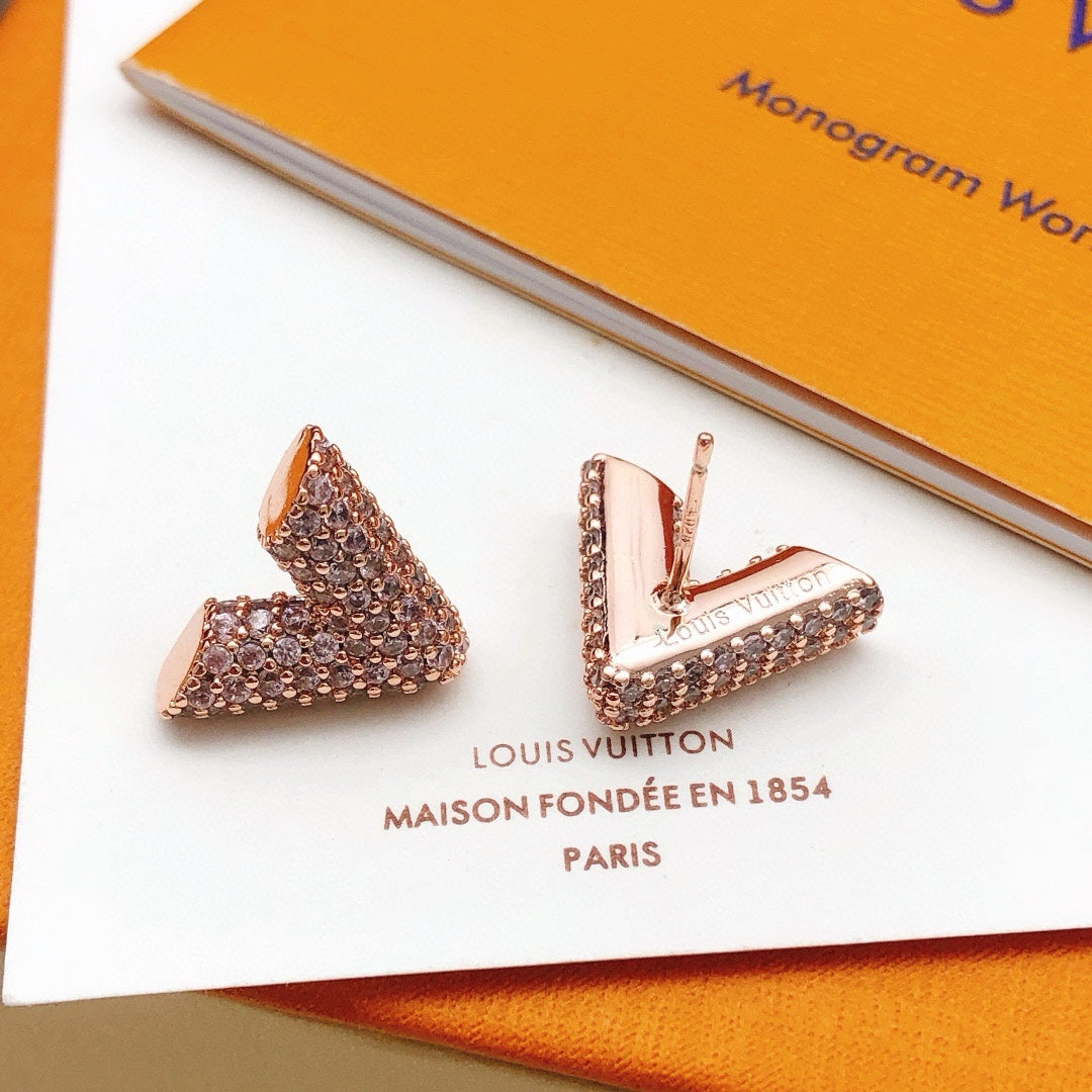 Martin Graham fashion accessory in polished metal-tone – detail view