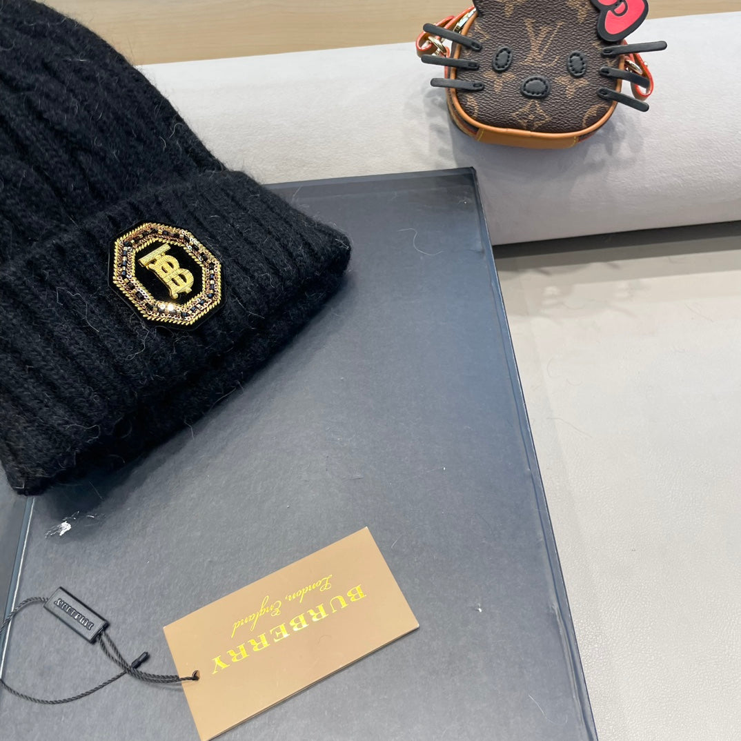 Burberry Cable Knit Patch Beanie - image 4
