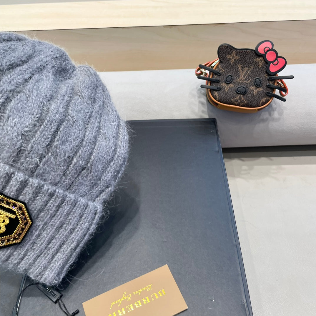 Burberry Cable Knit Patch Beanie - image 6