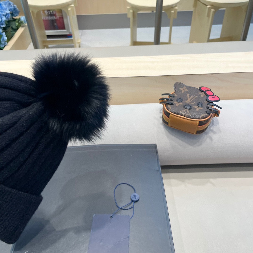 Louis Vuitton Knit Beanie - image 6