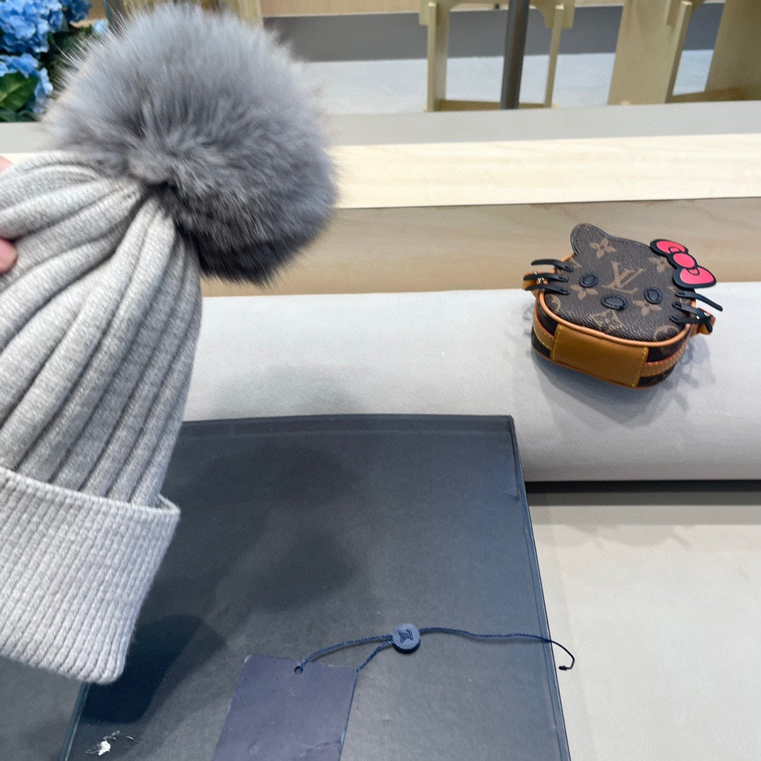 Louis Vuitton Knit Beanie - image 6