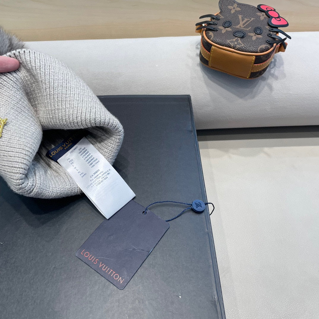 Louis Vuitton Knit Beanie - image 9