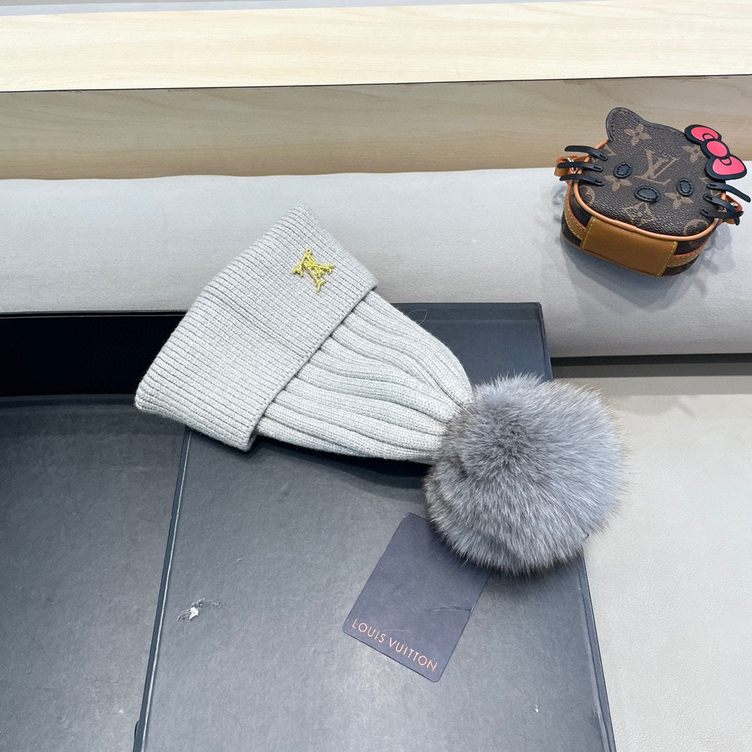 Louis Vuitton Knit Beanie - image 8