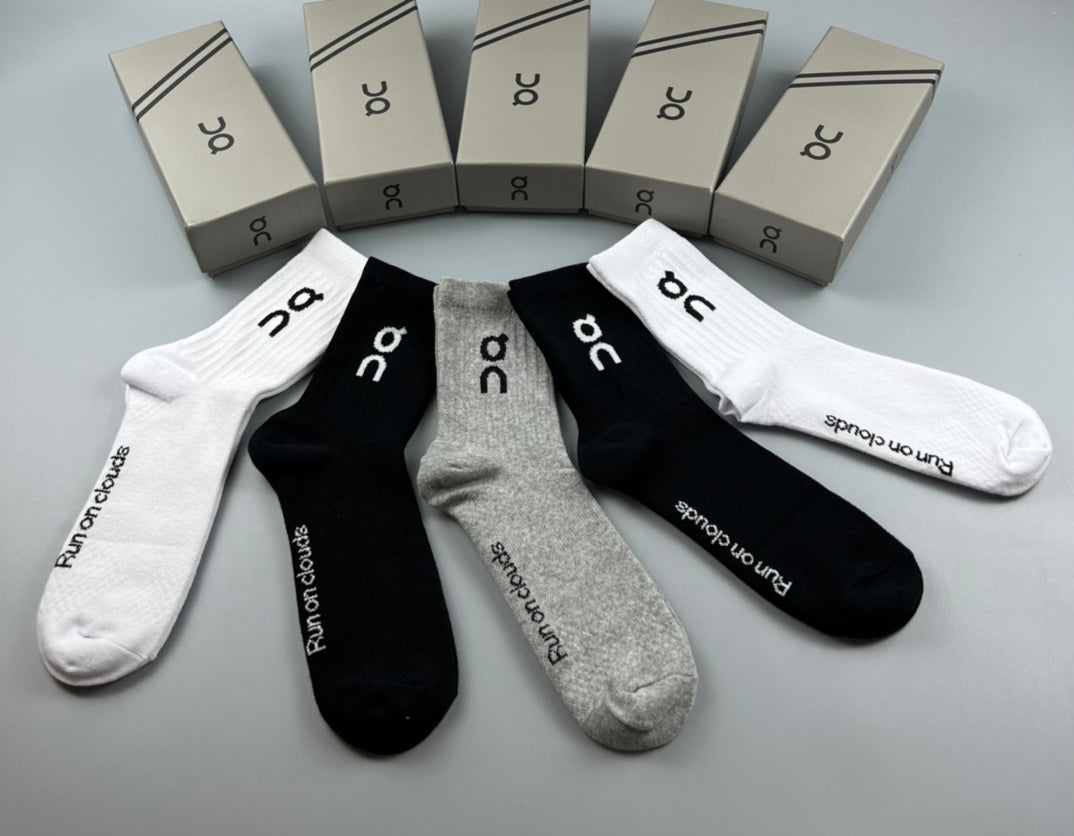 On Cotton Visible Cuff, Colour And Emblem Details Crew Socks - 5-Pair Set