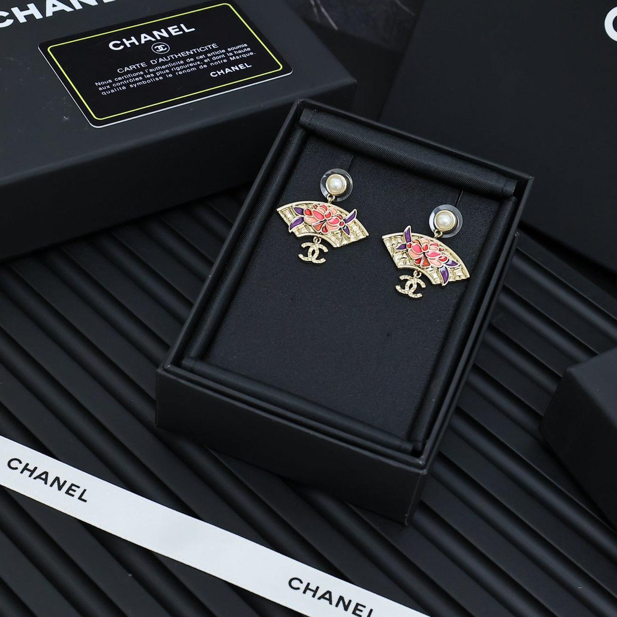 Martin Graham earrings in polished metal-tone – detail view