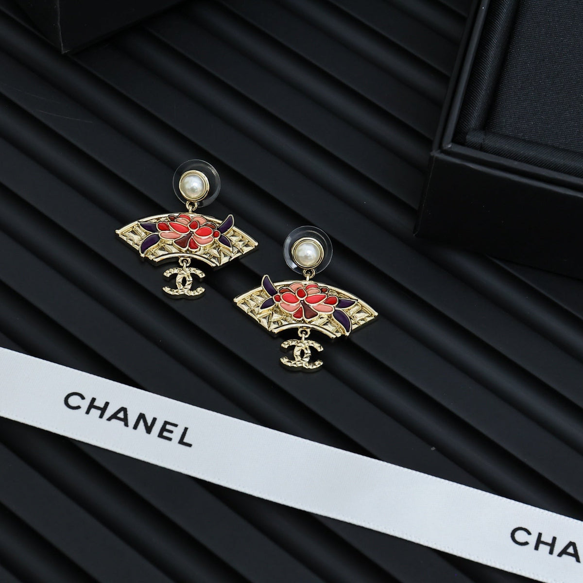 Martin Graham earrings in polished metal-tone – side detail