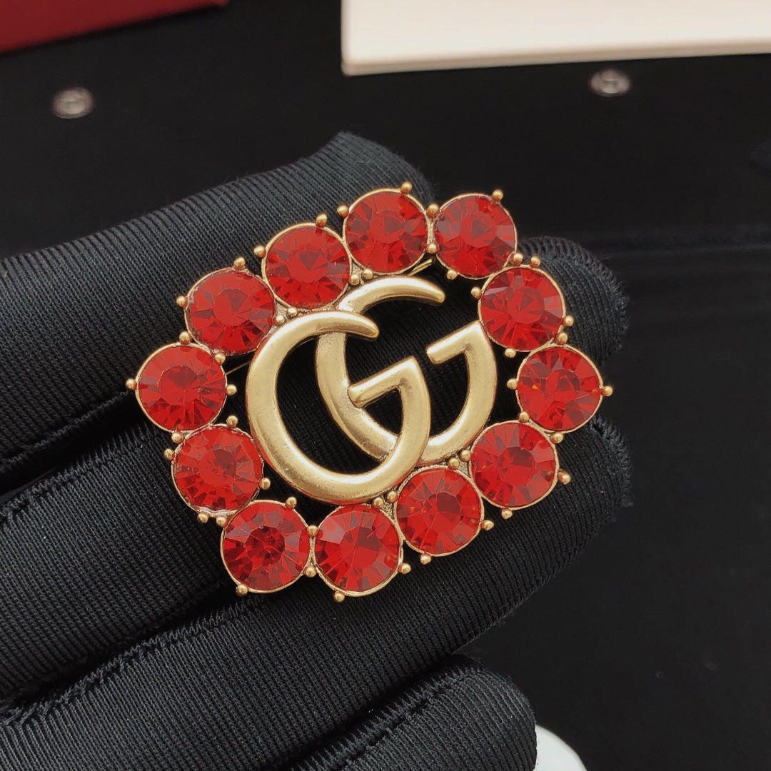Martin Graham brooch in polished metal-tone – detail view