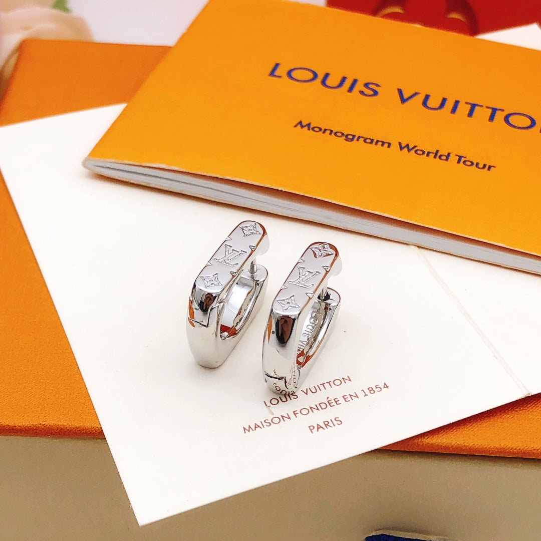 Martin Graham earrings in polished metal-tone – detail view