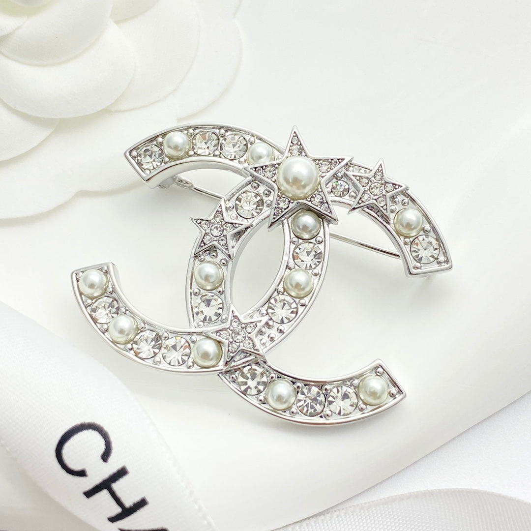Martin Graham brooch in polished metal-tone – main product view