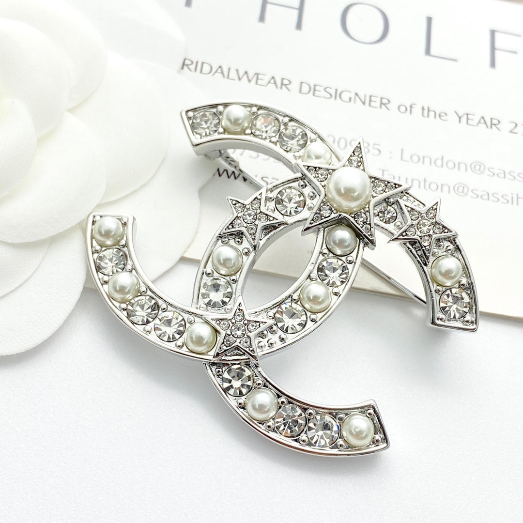Martin Graham brooch in polished metal-tone – side detail