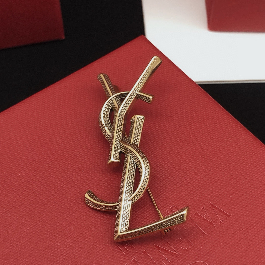 Martin Graham brooch in polished metal-tone – side detail
