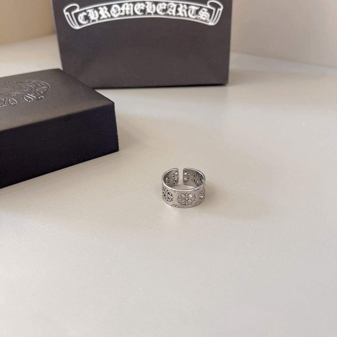 Martin Graham ring in polished metal-tone – close-up detail