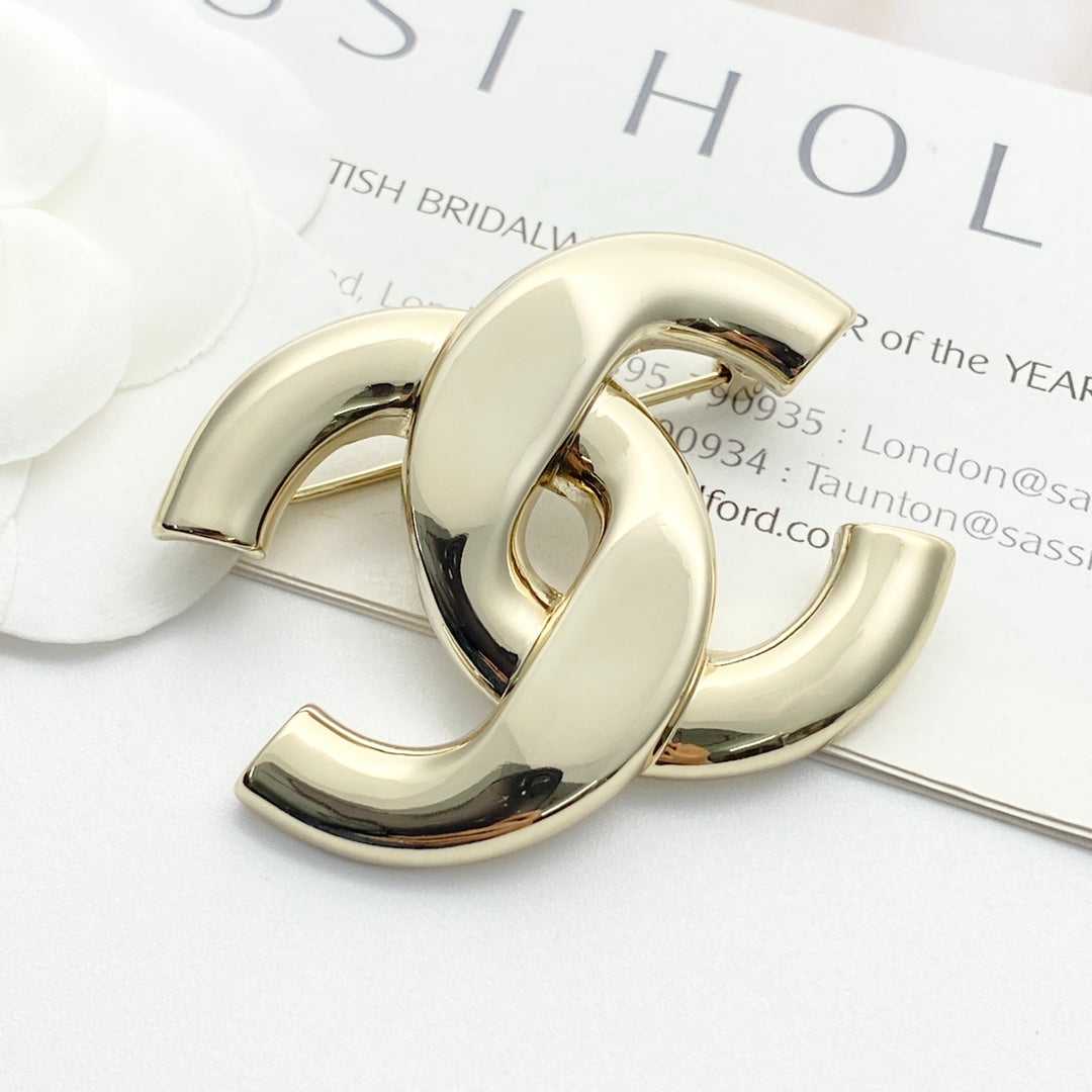 Martin Graham brooch in polished metal-tone – main product view
