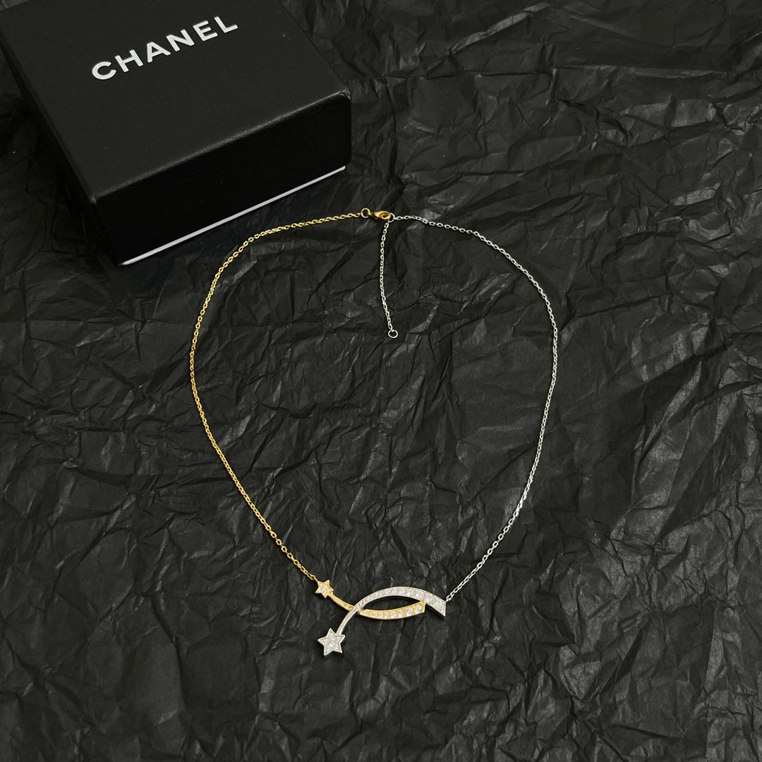 Martin Graham pendant necklace in polished metal-tone – detail view