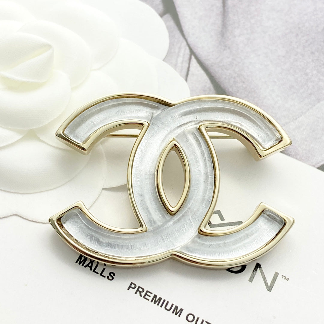 Martin Graham brooch in polished metal-tone – close-up detail
