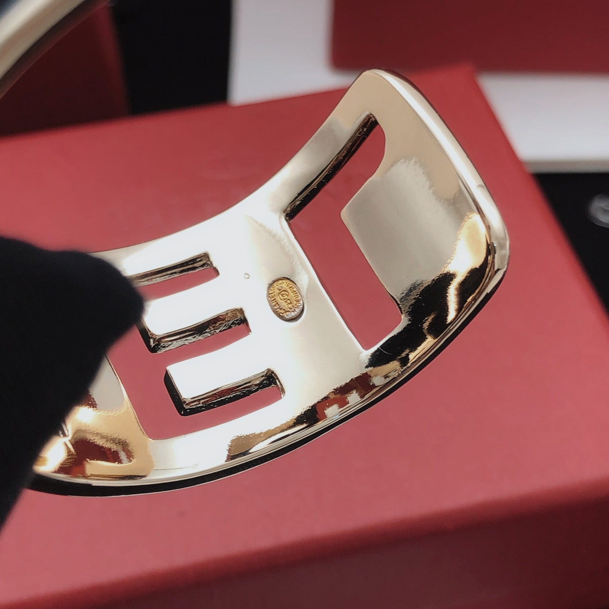 Martin Graham Signature bangle in gold-tone – styled product view
