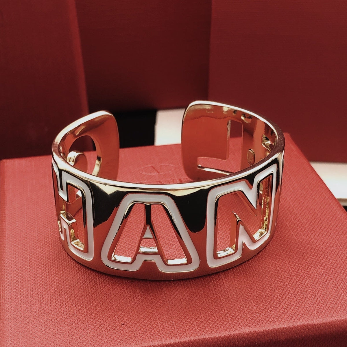 Martin Graham Signature bangle in gold-tone – side detail