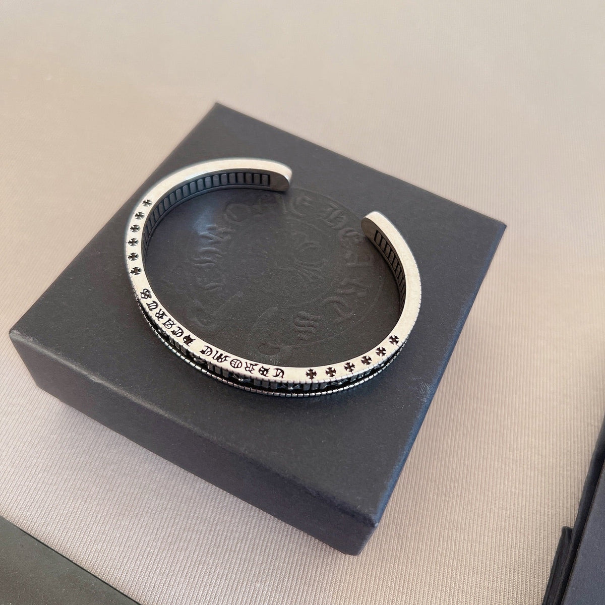 Martin Graham bracelet in polished metal-tone – main product view